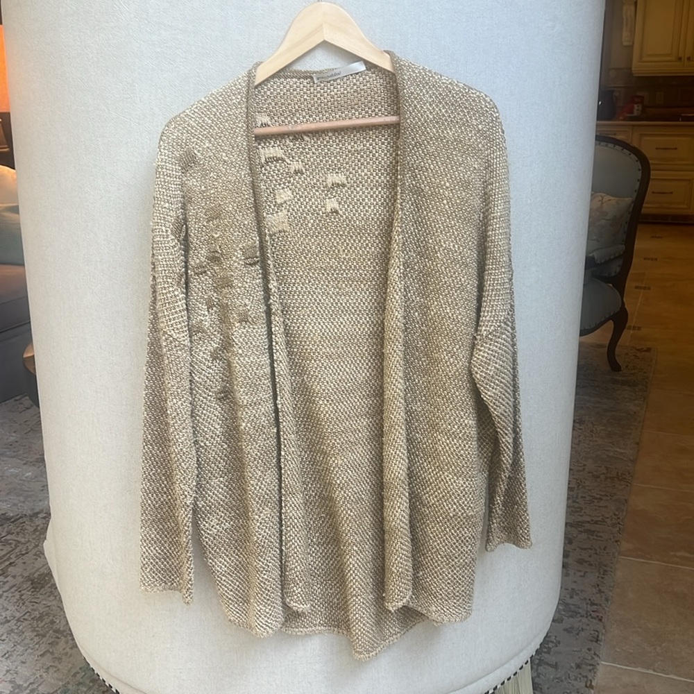 Gentry Portofino Knit Women's Cardigan
Silk/Acetate
L 31”
Pit to Pit 28” across